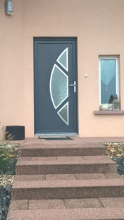 Réalisation Logireno porte PVC vitrée Strasbourg