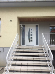 Réalisation Logireno porte vitrée en pvc